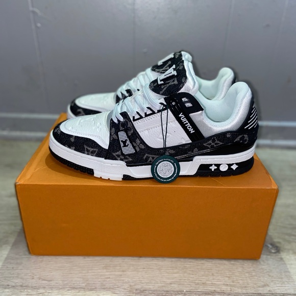 LV Trainers - Picture 2 of 9